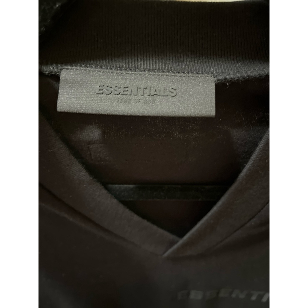 NWT Men's Fear of God Essentials T-Shirt Medium or Large Black V-Neck - Picture 5 of 8